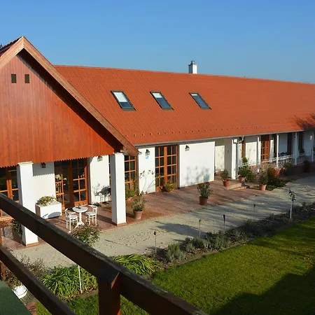 Gasthof Berky Kuria Nagykonyi